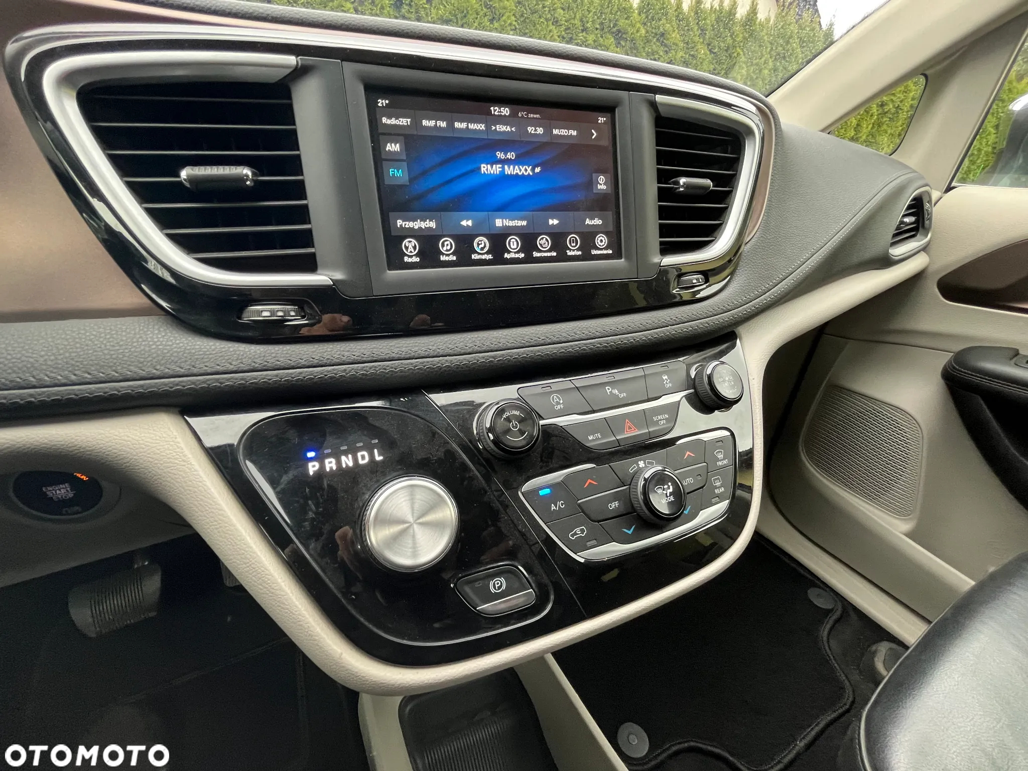 Chrysler Pacifica - 19