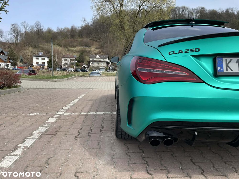 Mercedes-Benz CLA 250 4Matic 7G-DCT Sport - 12