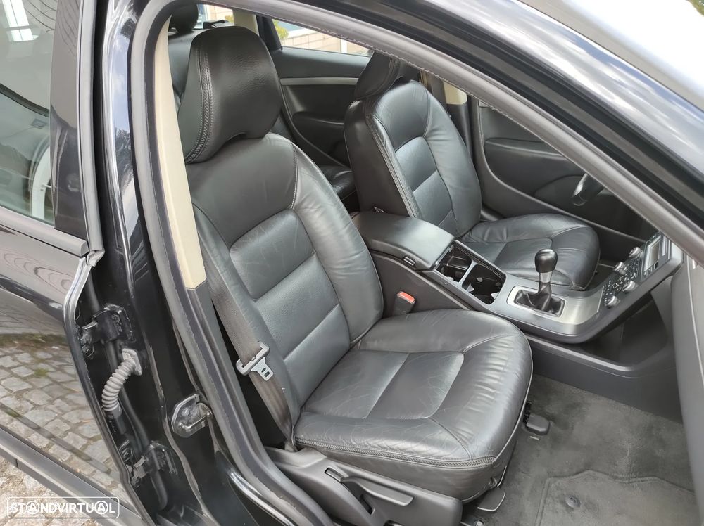 Volvo XC 70 D5 Nivel 2 - 20