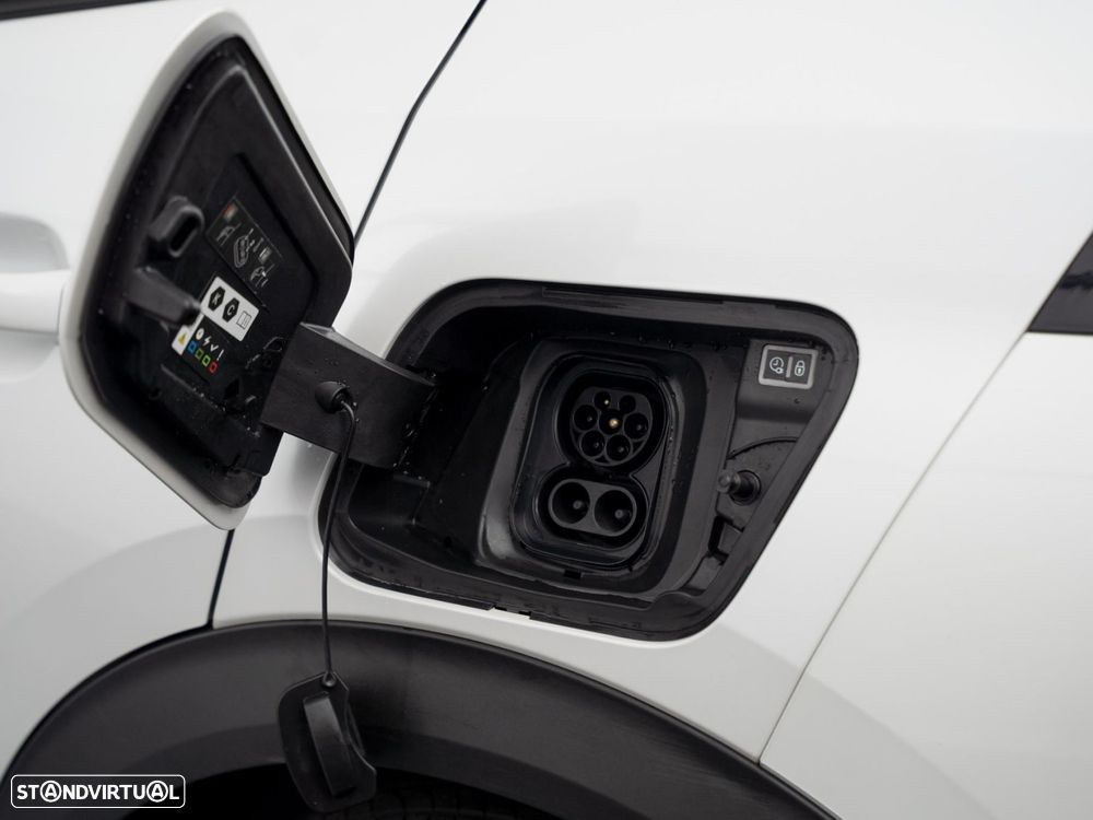 Peugeot e-2008 50 kWh GT - 12