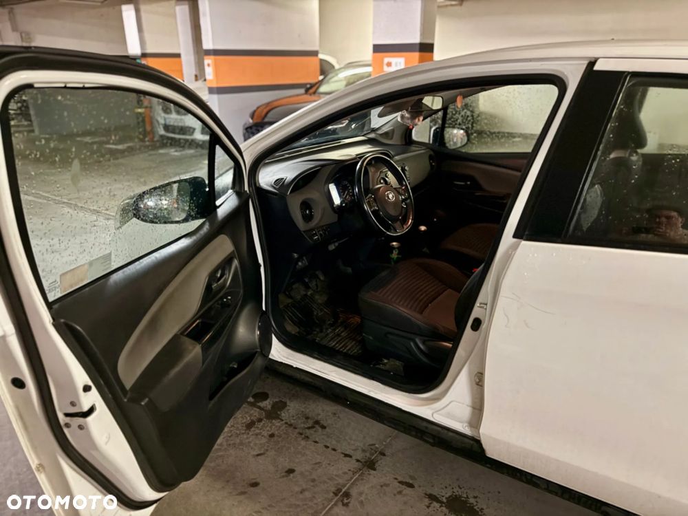 Toyota Yaris 1.5 Premium - 13