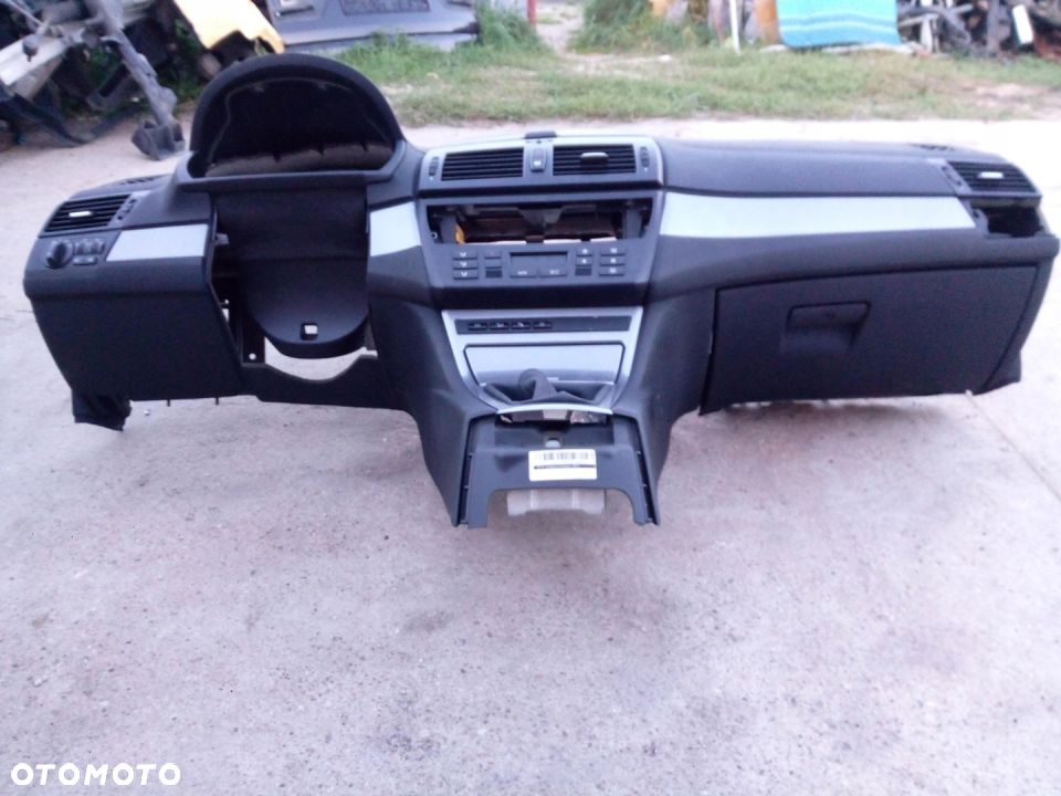 Deska rozdzielcza kokpit BMW E83 X3 LIFT EUROPA - 2
