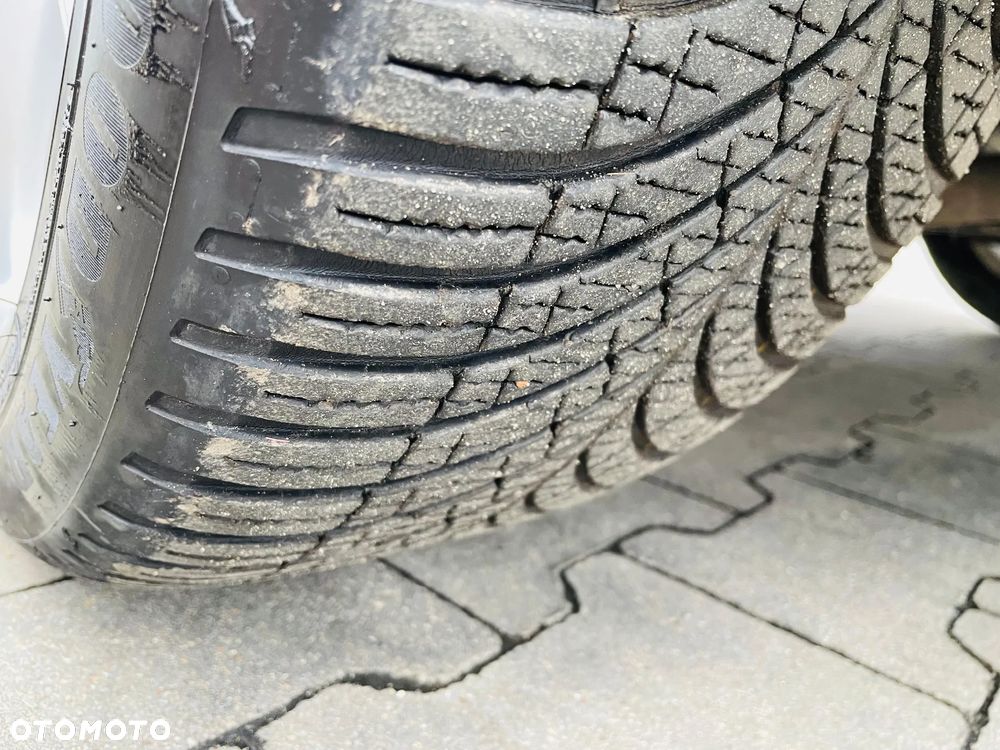 Audi A4 Avant 2.0 TDI Multitronic - 29