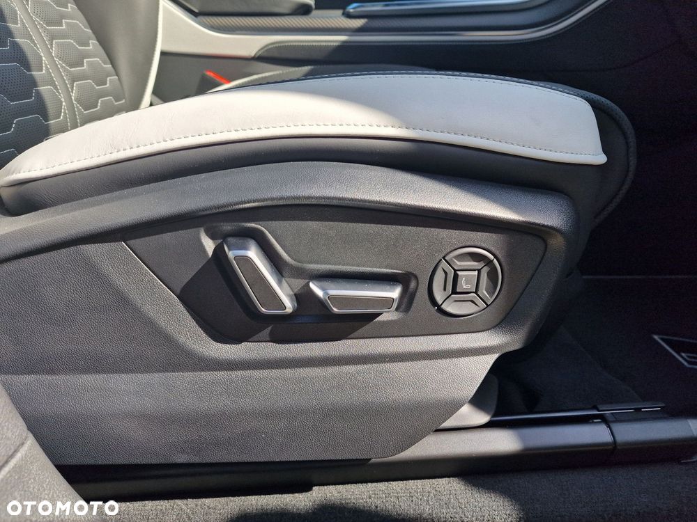 Audi RS Q8 - 12