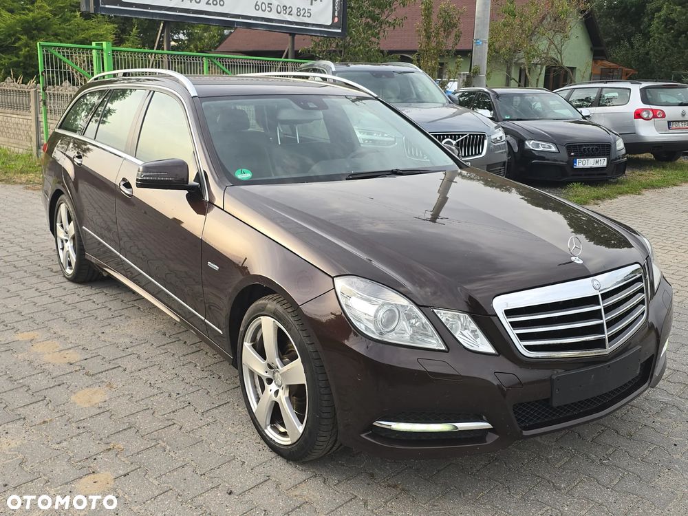 Mercedes-Benz Klasa E 200 CGI BlueEffICIENCY Avantgarde - 3