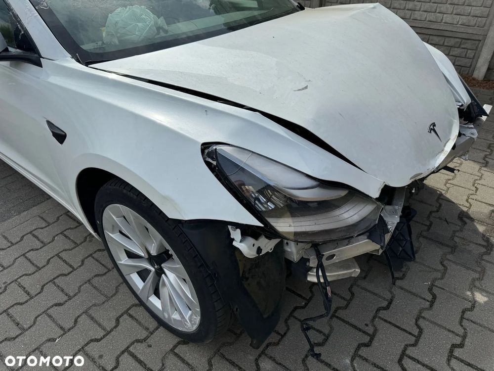 Tesla Model 3 - 9