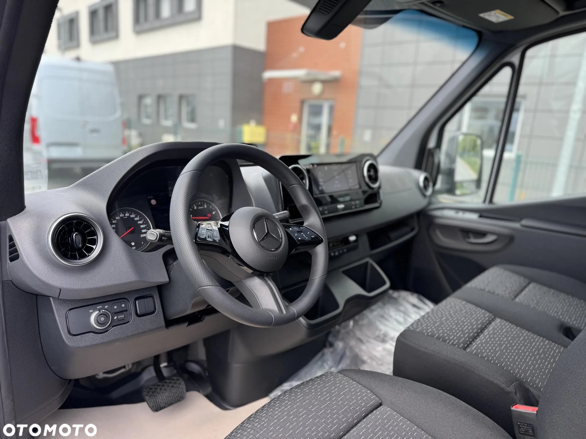Mercedes-Benz Sprinter - 7
