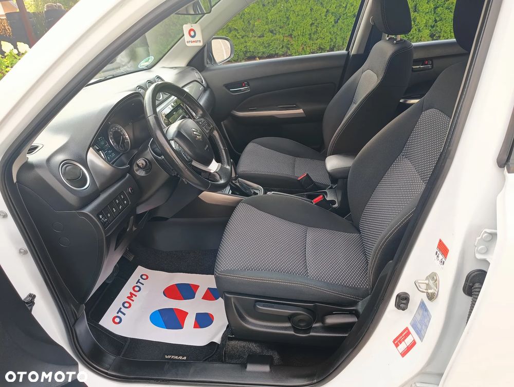 Suzuki Vitara 1.0 Boosterjet Premium 4WD - 23