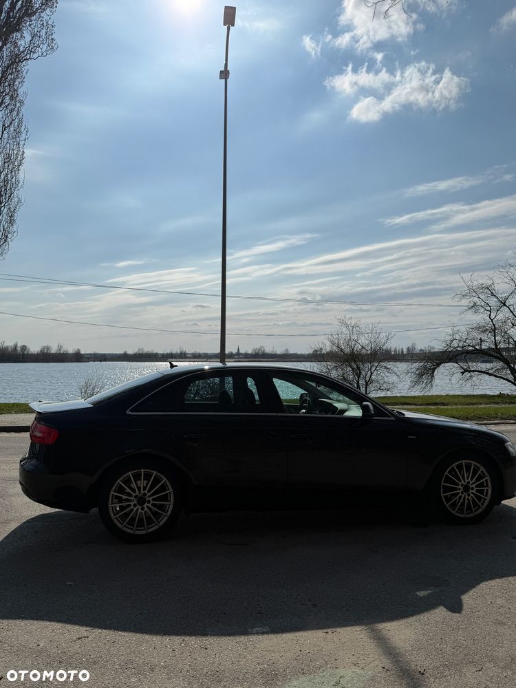 Audi A4 Limousine - 11