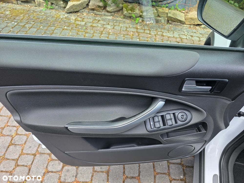 Ford Kuga - 11