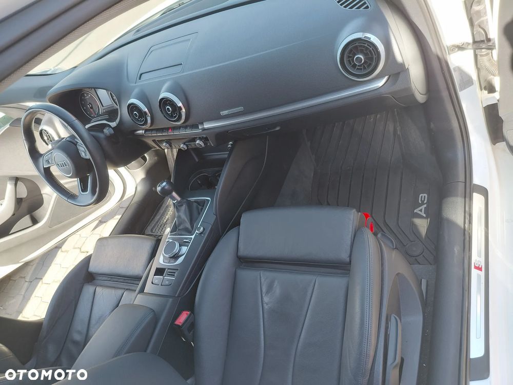 Audi A3 Limousine 35 TFSI S Line - 12