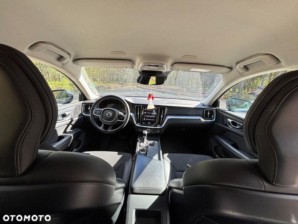 Volvo V60 T4 Momentum - 24