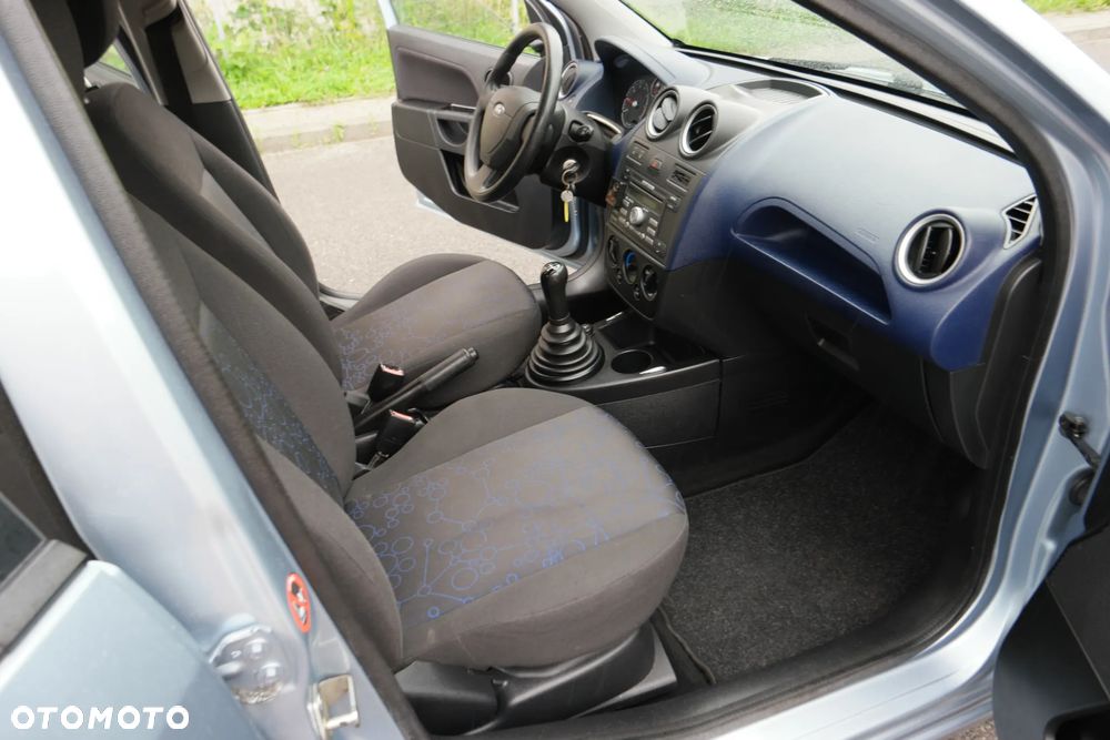 Ford Fiesta - 24