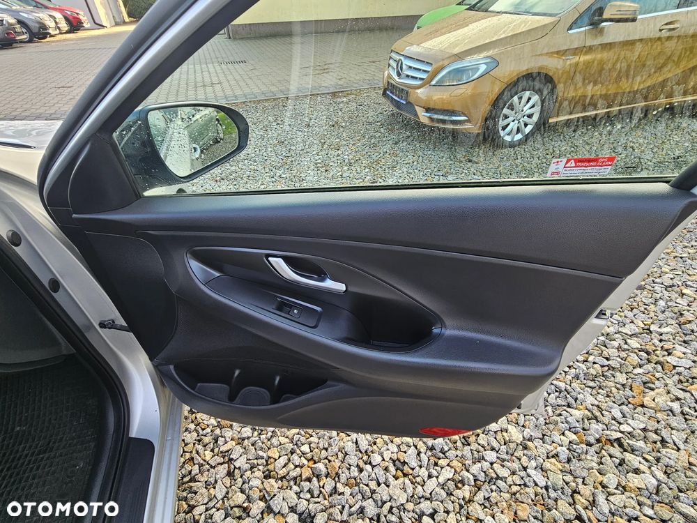 Hyundai i30 1.6 CRDI Intro Edition - 22