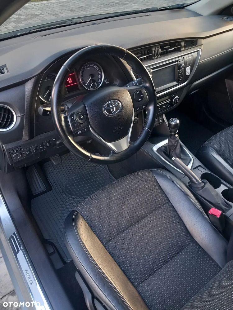 Toyota Auris 1.6 Prestige - 8