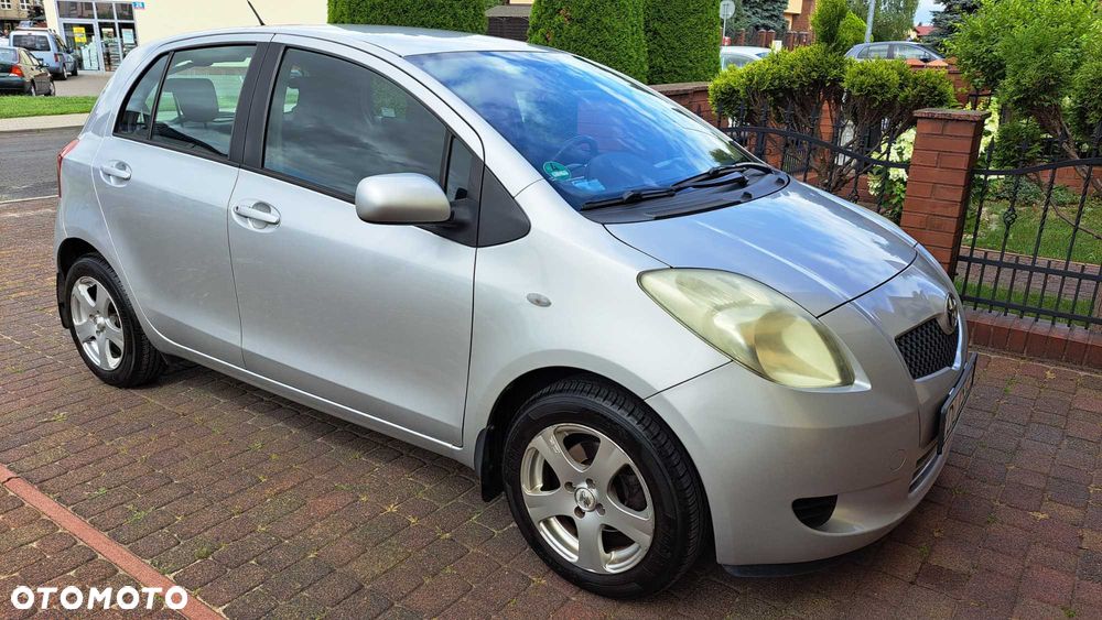 Toyota Yaris - 1