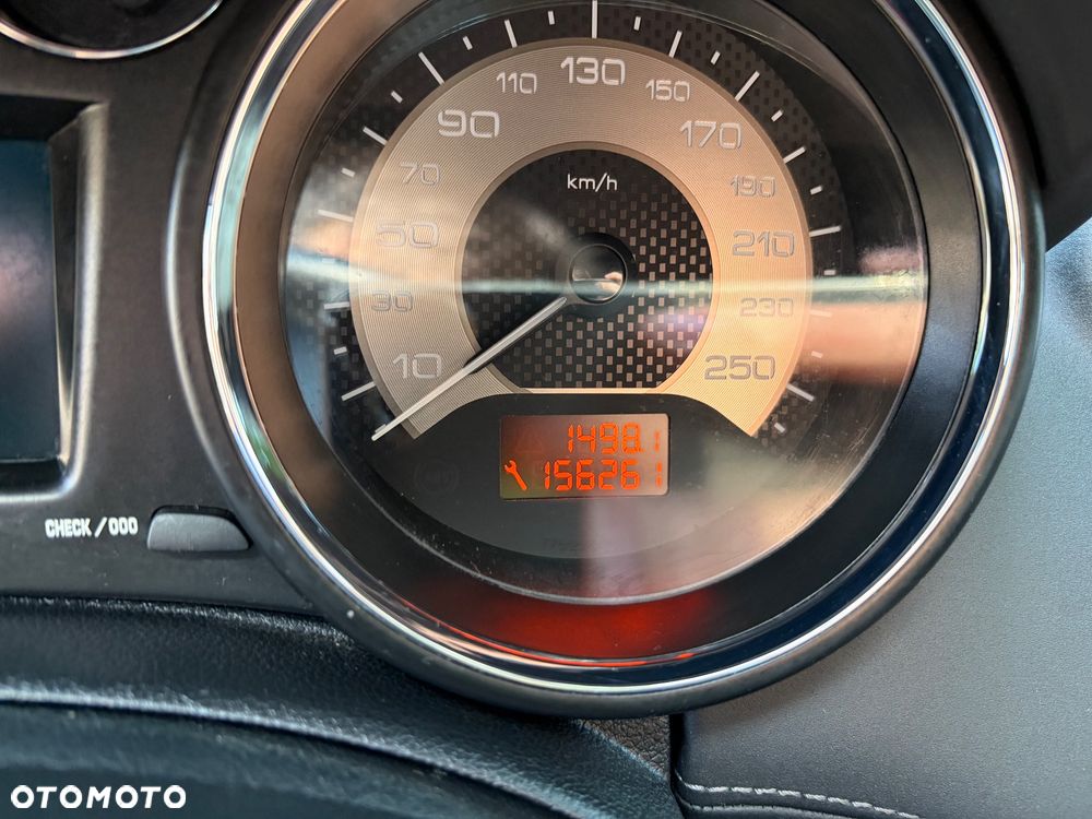 Peugeot RCZ 2.0 HDi - 12