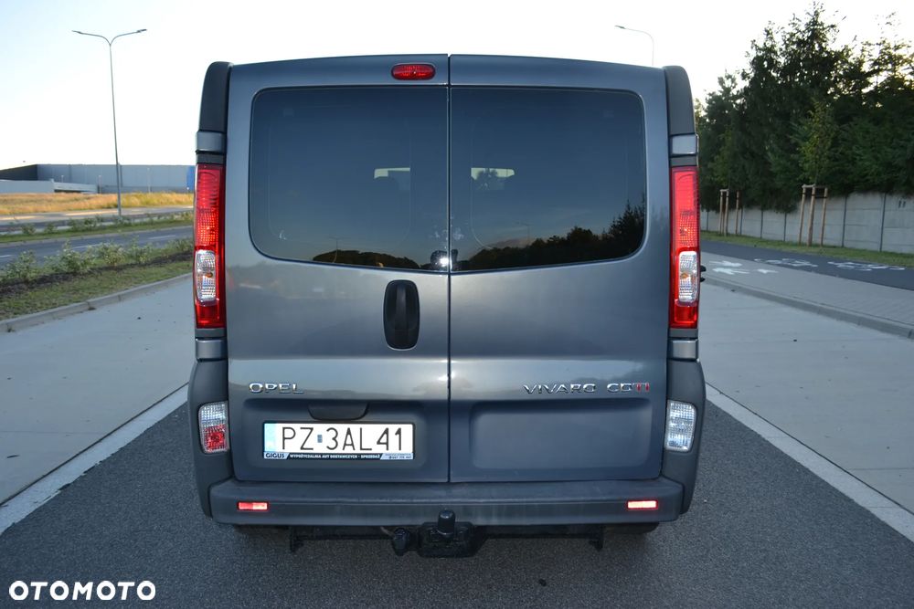 Opel Vivaro - 8