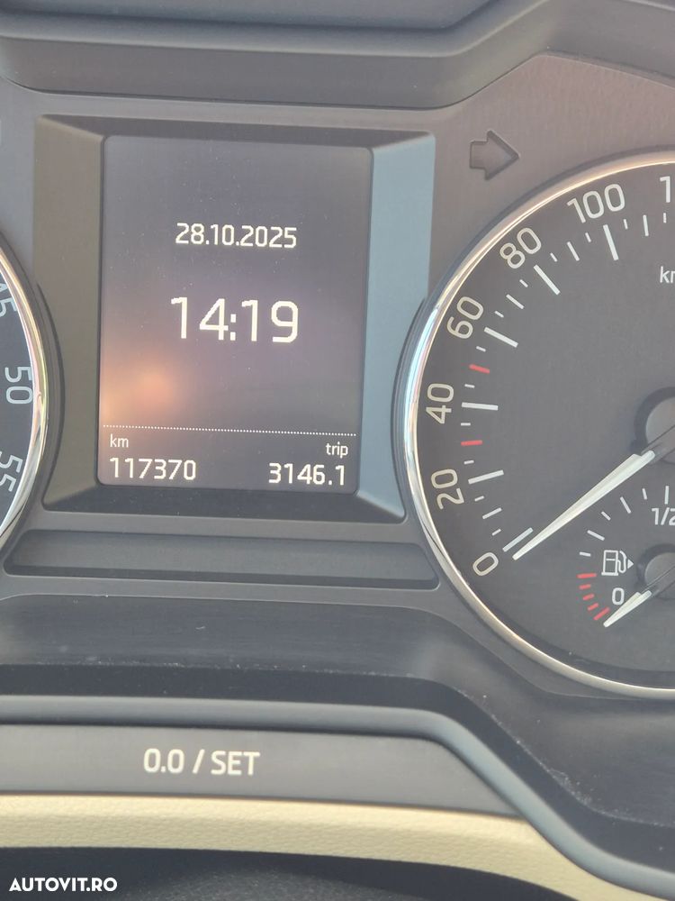 Skoda Octavia 1.6 TDI Ambiente DSG - 8