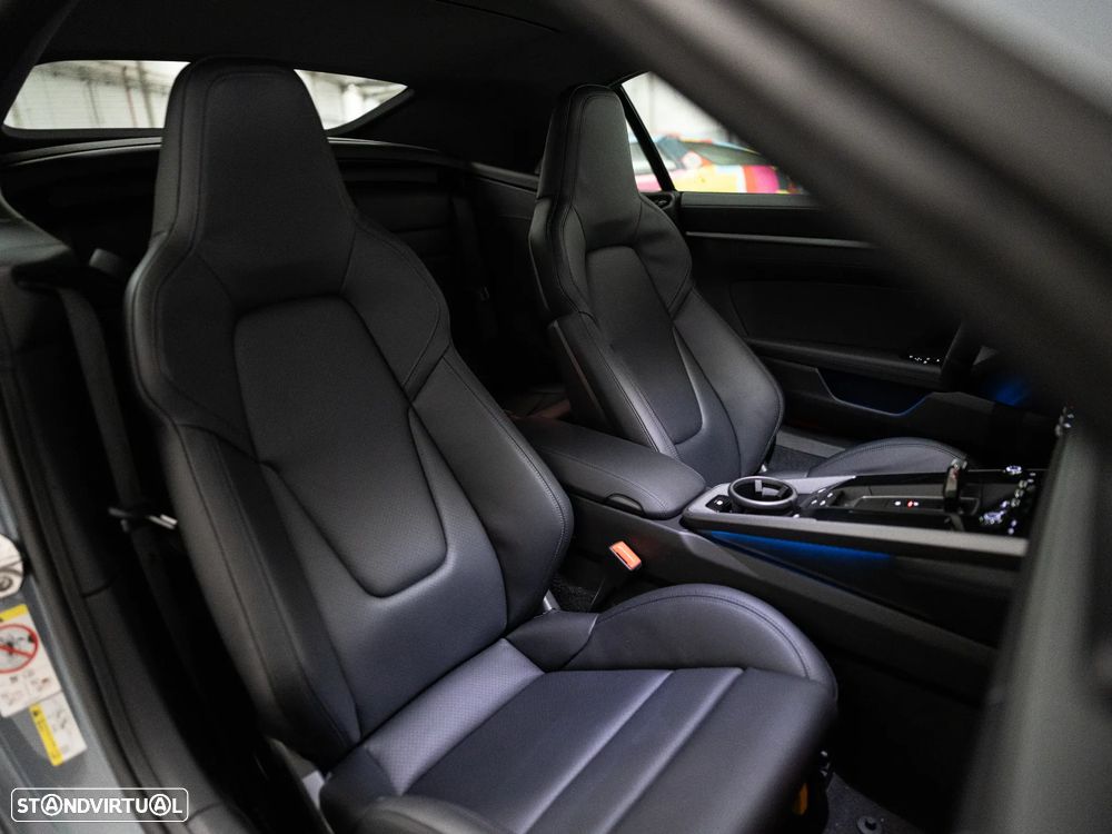 Porsche 911 (992) Carrera GTS PDK - 40