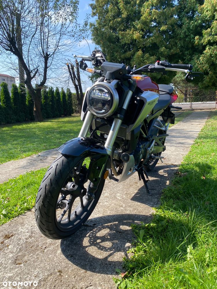 Honda CB - 1