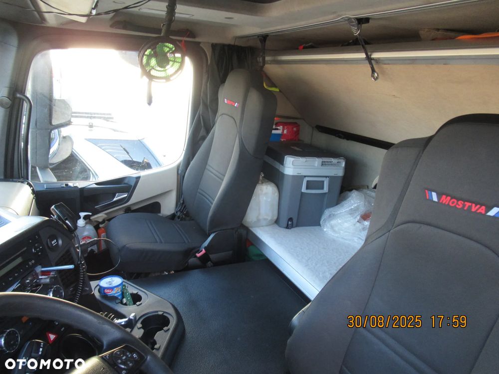 Mercedes-Benz ACTROS - 11