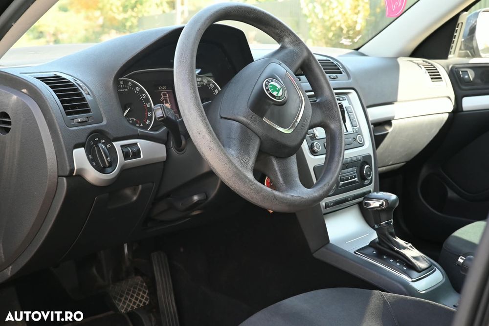 Skoda Octavia 2012 photo 5
