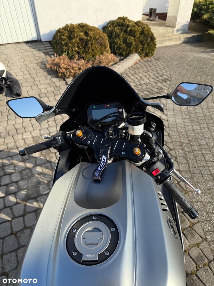 Yamaha R7 - 13