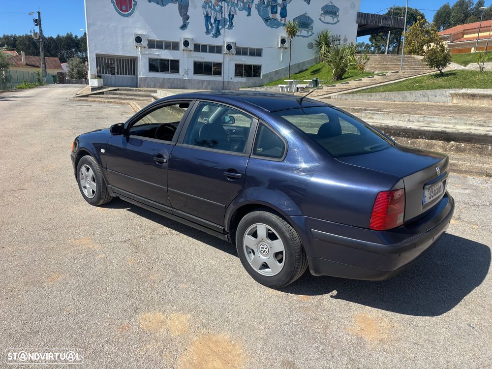 VW Passat 1.9 TDi Confortline - 2