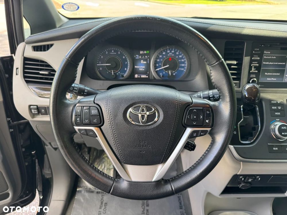 Toyota Sienna 3.5 V6 XLE AWD - 10