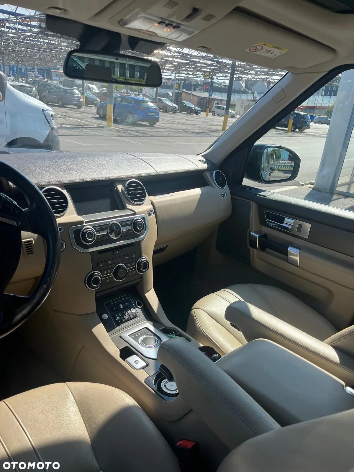 Land Rover Discovery IV 3.0 SD V6 HSE - 9