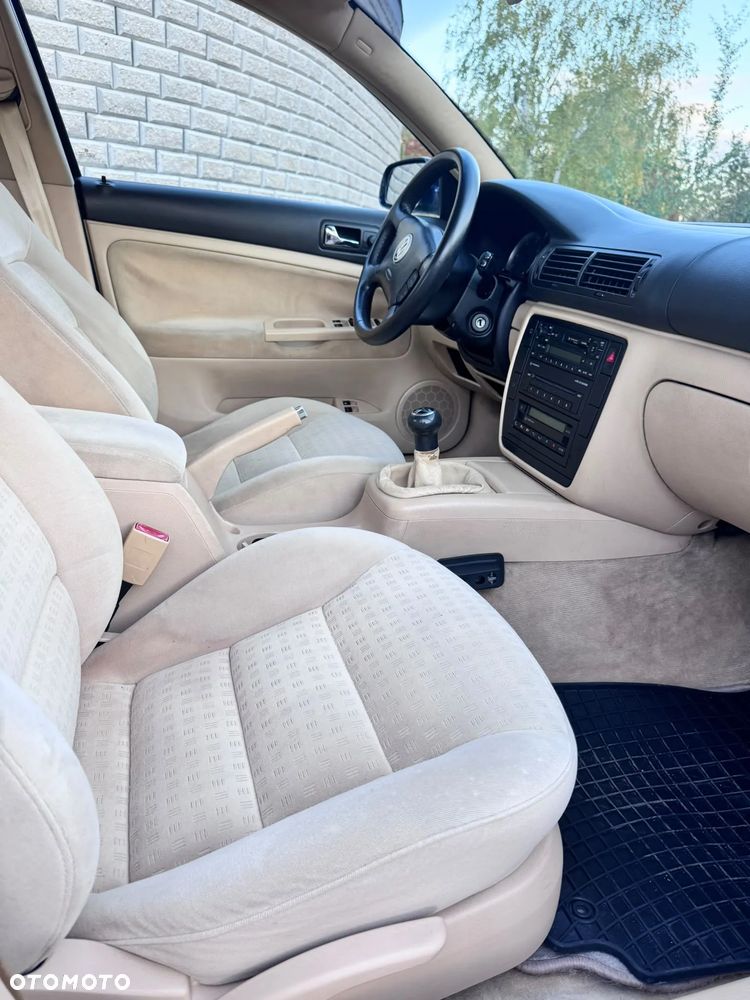 Volkswagen Passat - 10