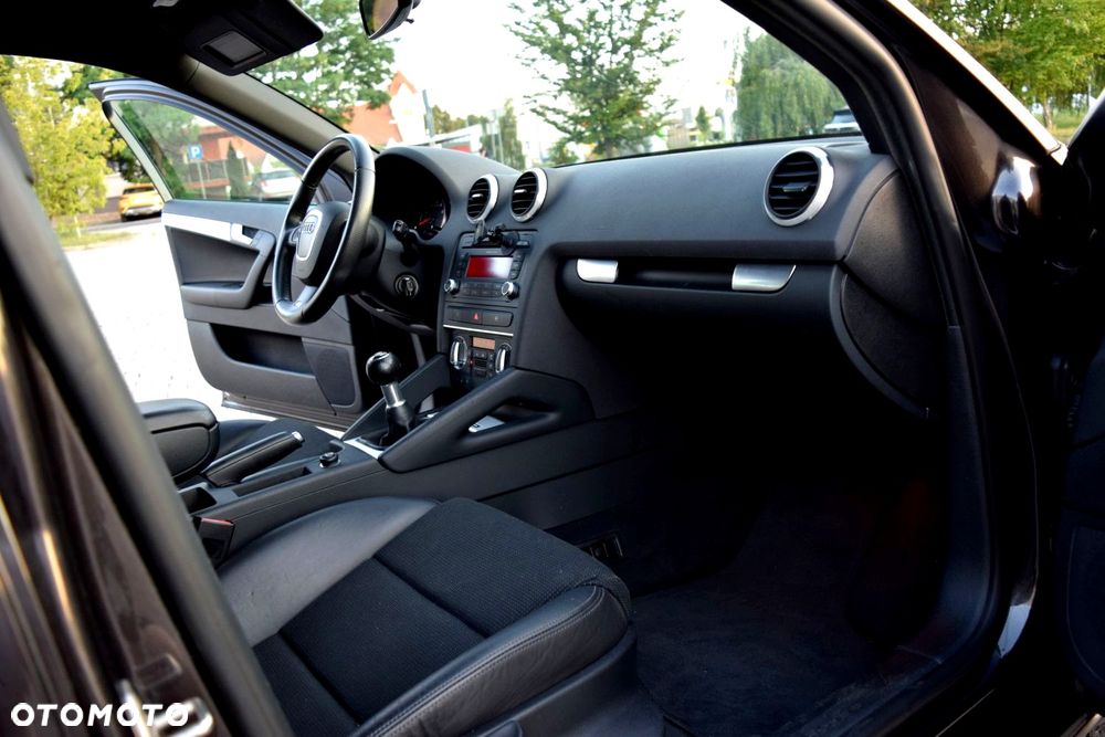 Audi A3 Sportback 1.6 S line Sportpaket (plus) - 18