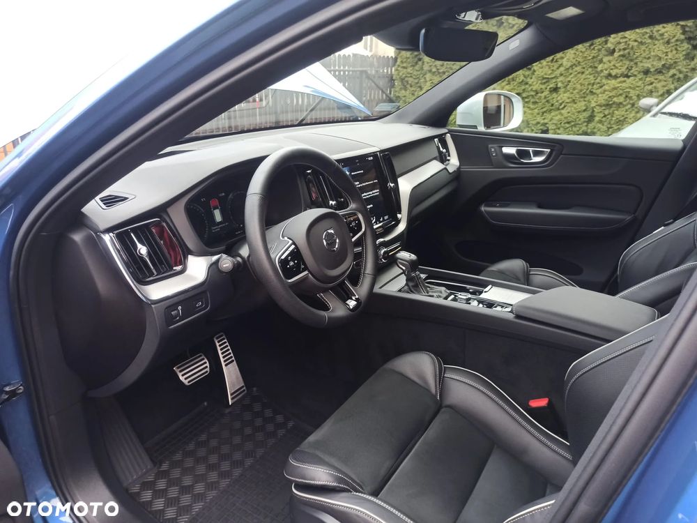 Volvo XC 60 T6 AWD R-Design - 11