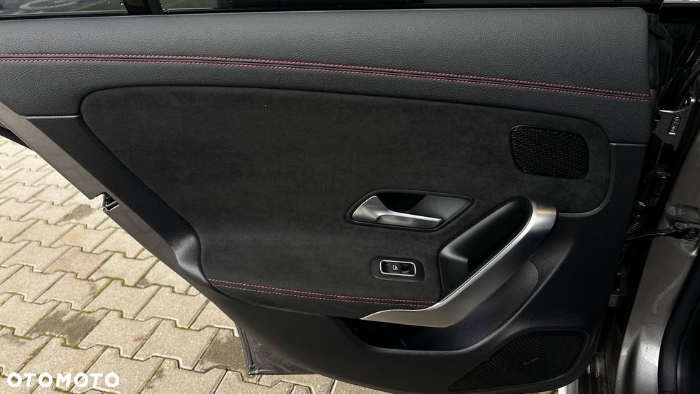 Mercedes-Benz CLA 200 AMG Line 7G-DCT - 26