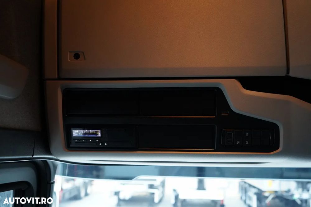 Scania S 460 / CORTINĂ 8.1 M / 60 M3 / SOLO / 6X2 / PUNTE RIDICATĂ / PUNTE DIRECȚIE - 34