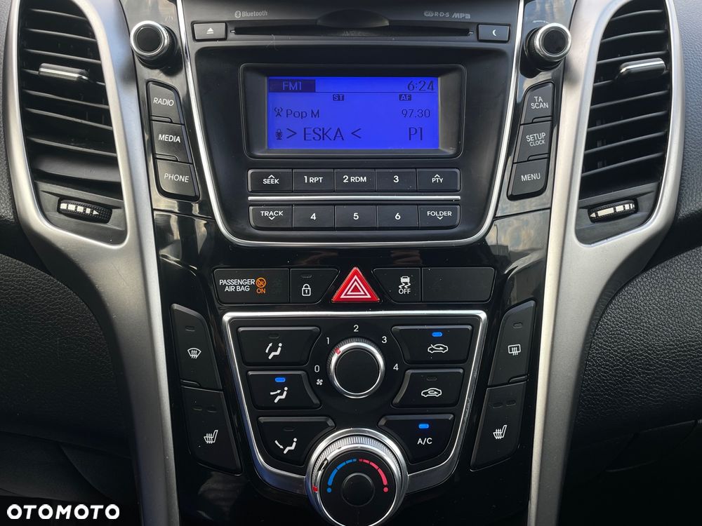 Hyundai i30 blue 1.6 CRDi Style - 10