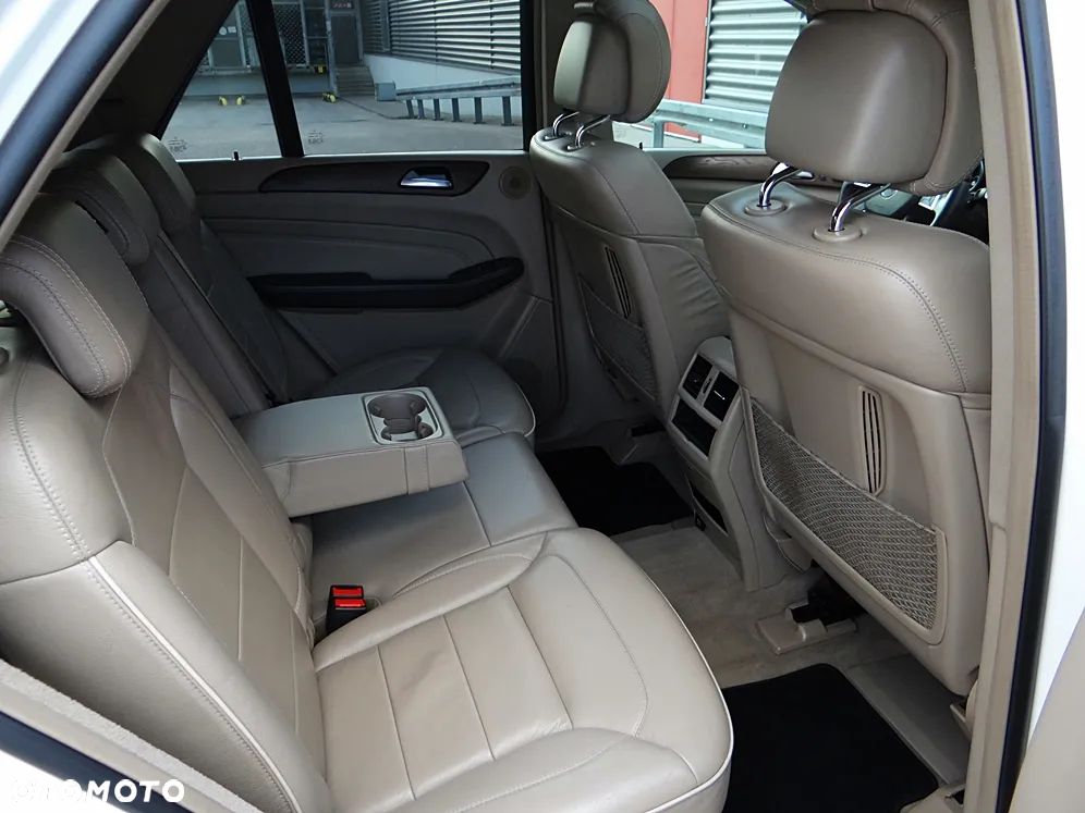 Mercedes-Benz ML 350 BlueTEC 4MATIC 7G-TRONIC - 38
