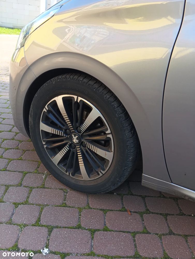 Peugeot 208 1.2 PureTech Allure - 3