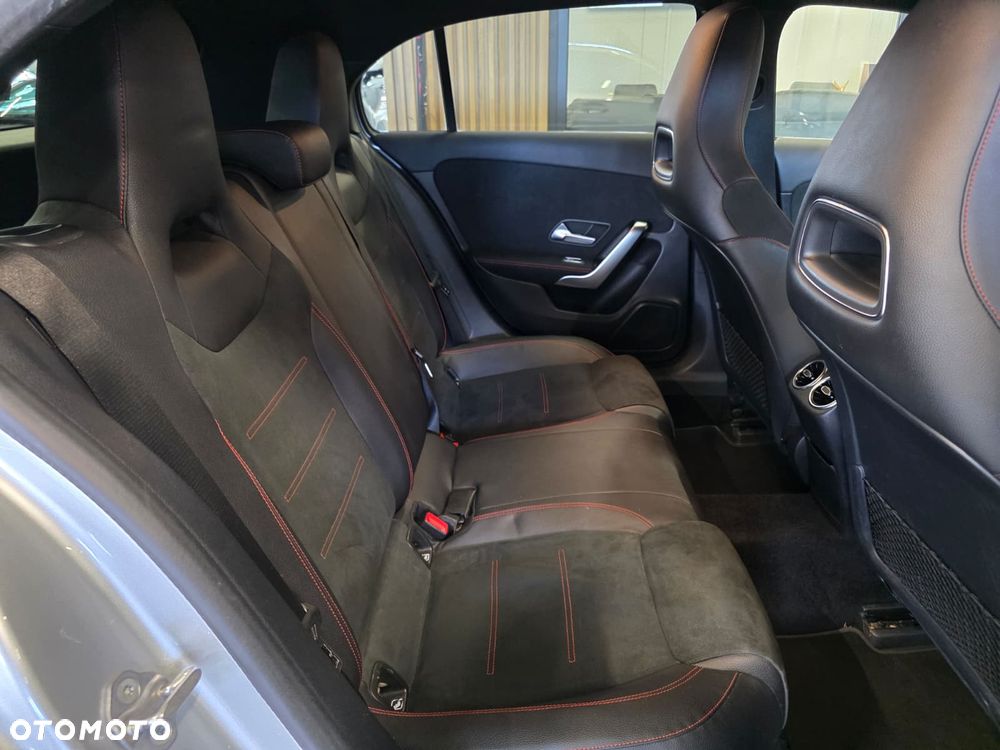 Mercedes-Benz Klasa A 220 4-Matic AMG Line 7G-DCT - 25