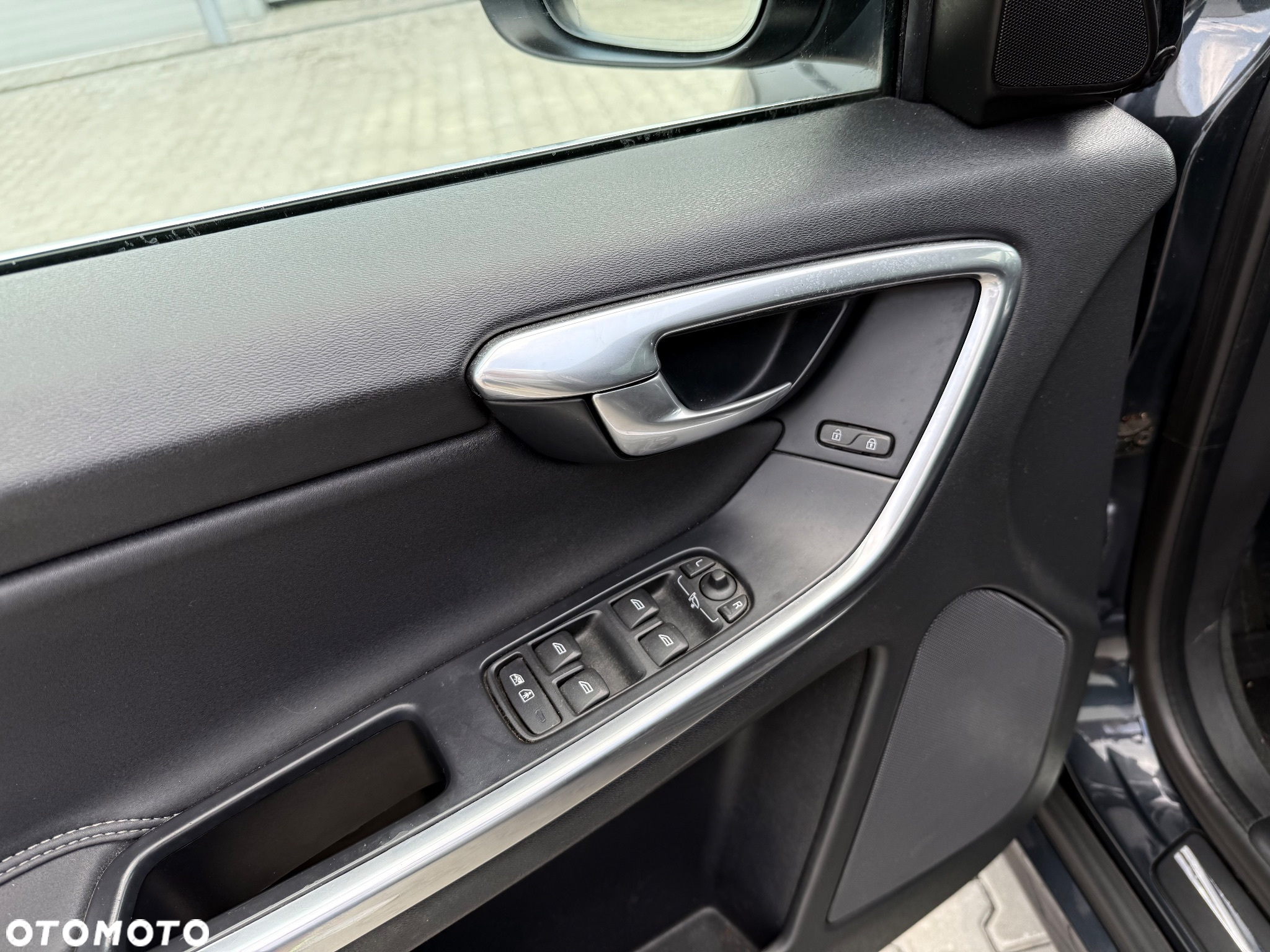 Volvo XC 60 2.4D AWD Momentum - 26