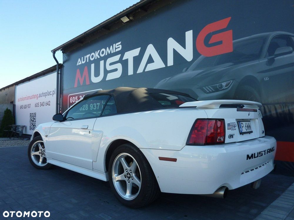 Ford Mustang - 6