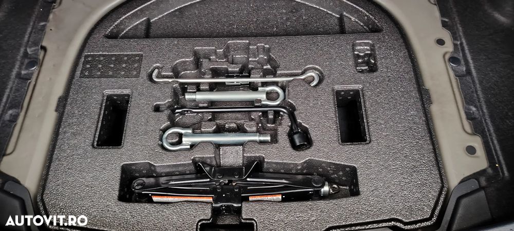 Toyota Corolla 1.8 HSD Dynamic - 25