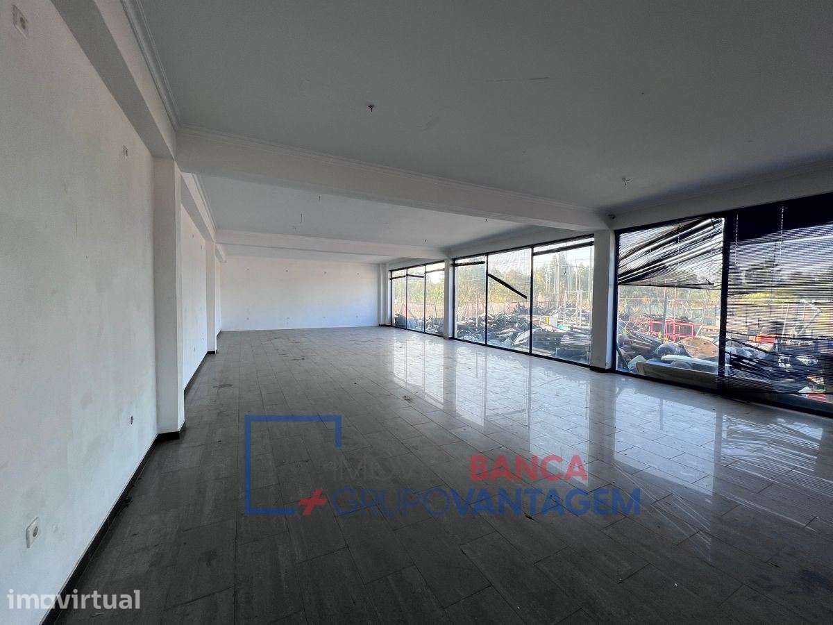 Armazém para venda com 1.921m2 em Vila Amélia, Quinta do Anjo, Palm... - Grande imagem: 4/20