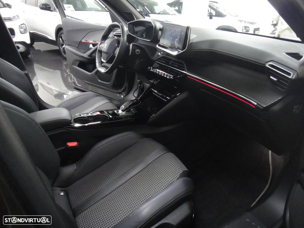 Peugeot 2008 1.2 PureTech GT Line EAT8 - 23