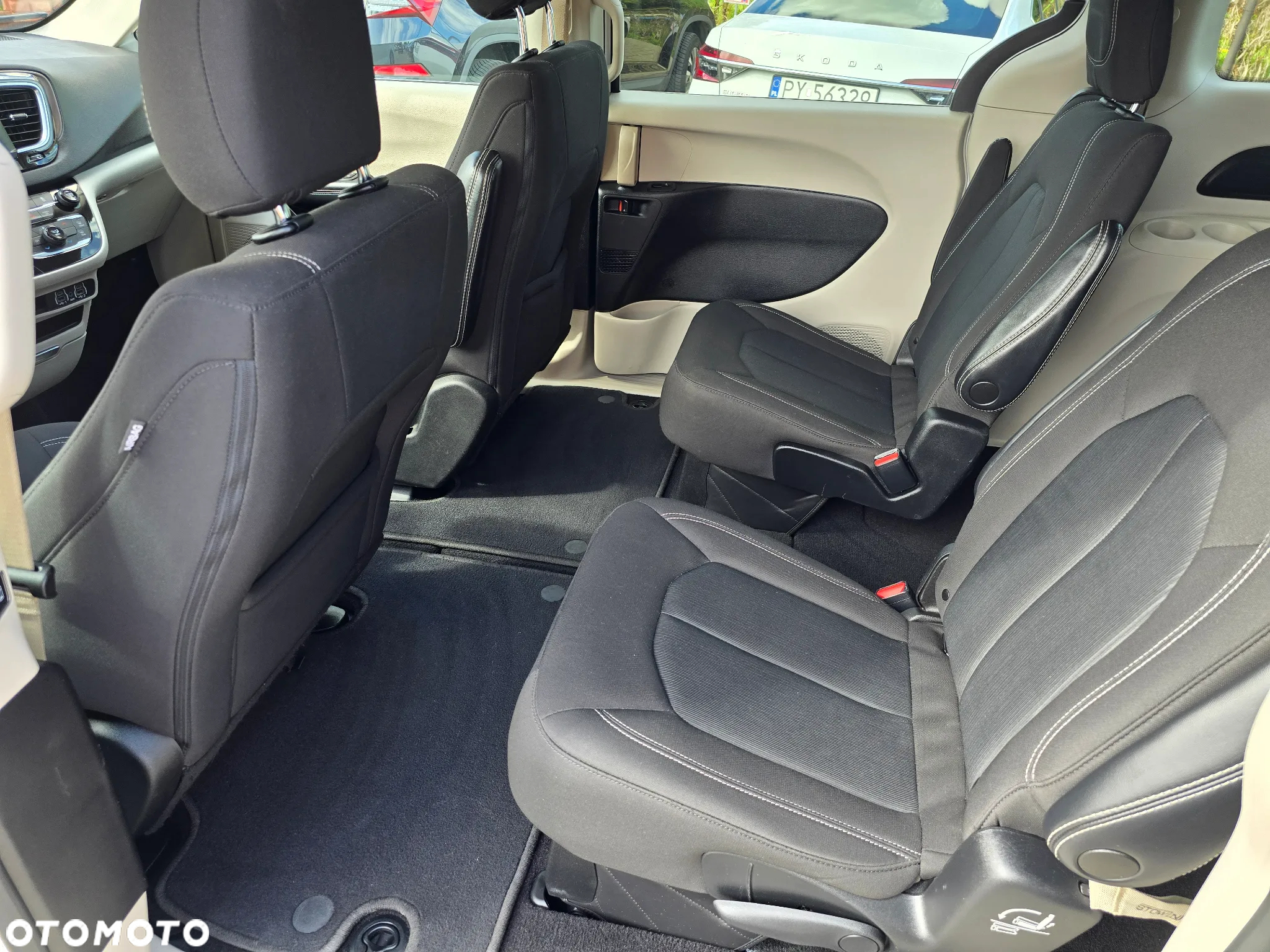 Chrysler Pacifica - 9