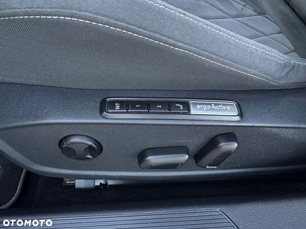 Volkswagen Golf VIII 1.4 TSI Plug-In Hybrid Style DSG - 8