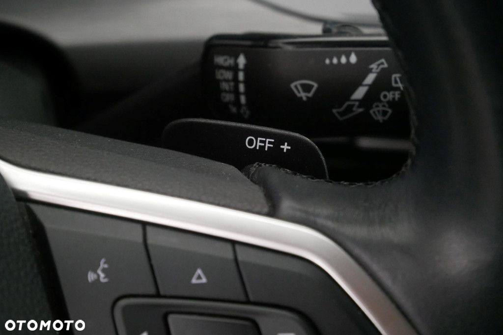 Volkswagen Golf VIII 2.0 TDI Style DSG - 23
