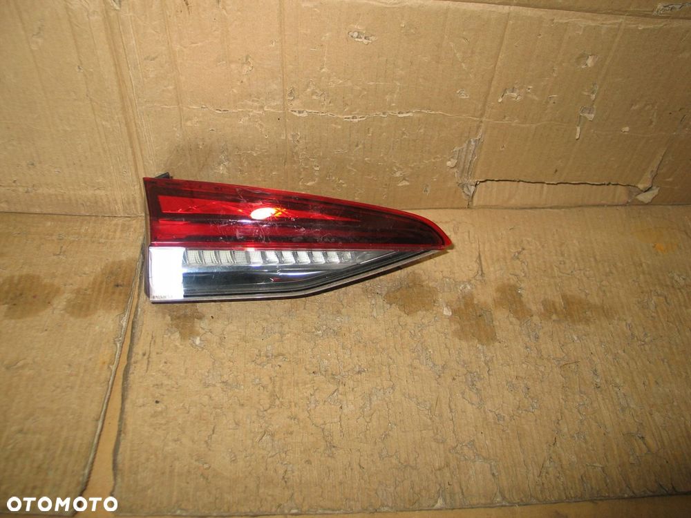 lampa tyl led lewa w klape skoda octavia 4 IV kombi 5E7945307 oryginal