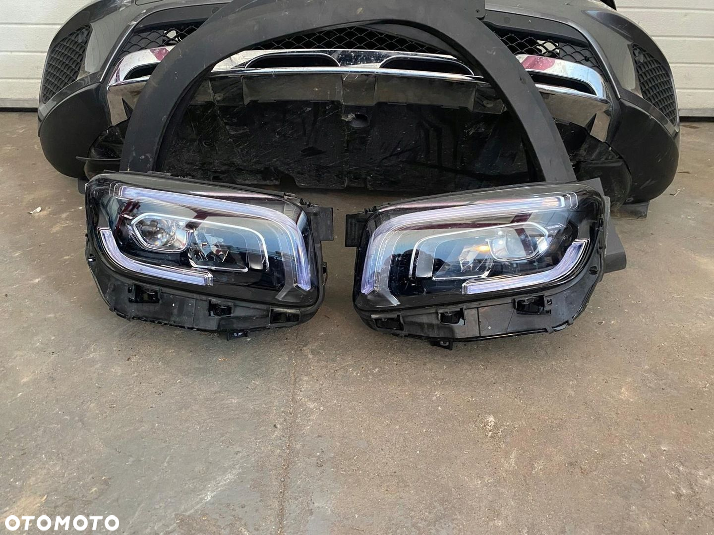 ZDERZAK MASKA LAMPA PAS KOMPLETNY PRZÓD MERCEDES GLB 247 - 2